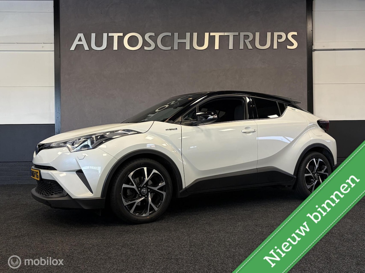 Toyota C-HR - 1.8 Hybrid Bi-Tone LED / STOELVERW. / STUURVERW. / CAMERA / CARPLAY MEDIA / - AutoWereld.nl