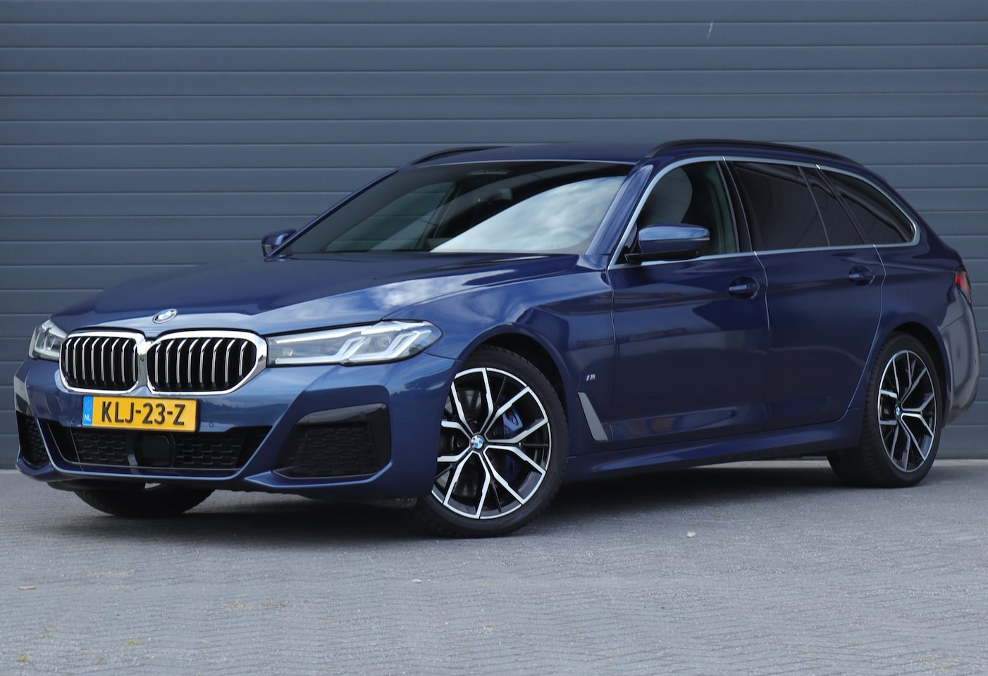 BMW 5-serie Touring - 540i xDrive High Executive Harman Kardon / leder / memory / carplay - AutoWereld.nl