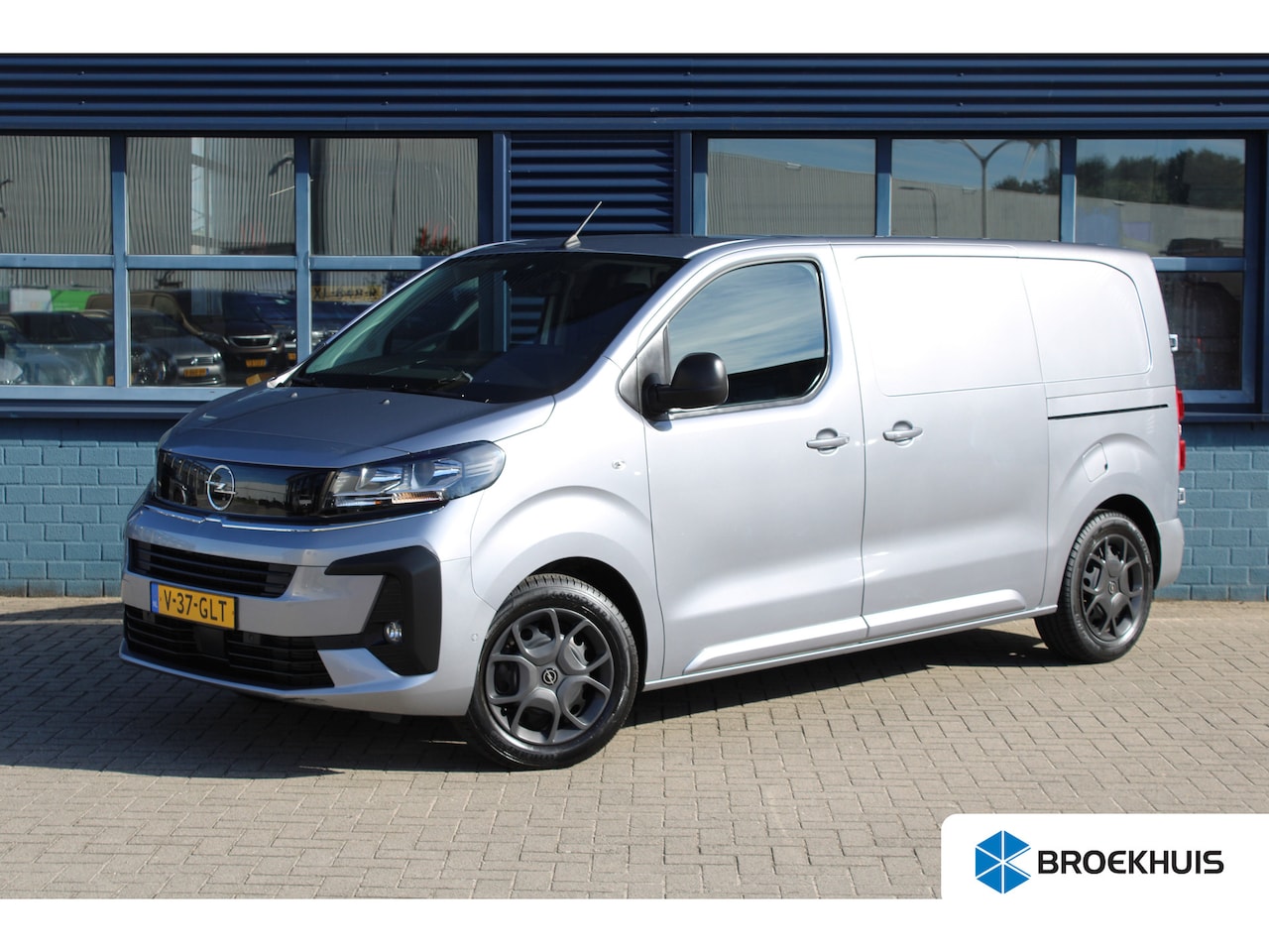 Opel Vivaro - L2 2.0 145 PK | CAMERA | 10'' NAVI | KEYLESS | DRAADLOOS CARPLAY | DIGITALE BINNENSPIEGEL - AutoWereld.nl