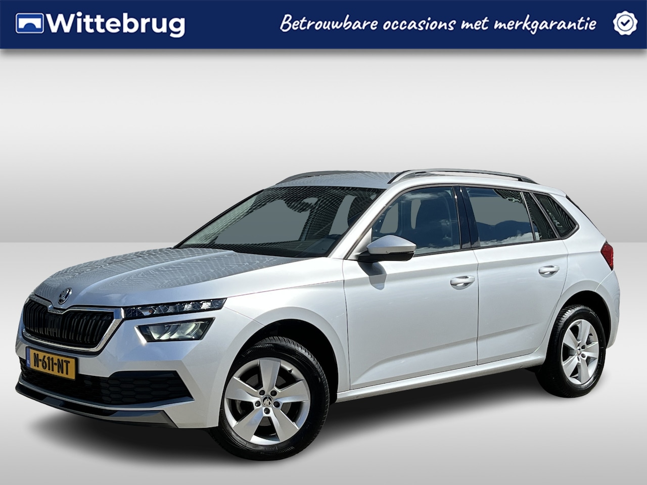 Skoda Kamiq - 1.0 TSI Ambition / Digitaal dashboard / Navigatie / App connect / Parkeersensoren achter / - AutoWereld.nl