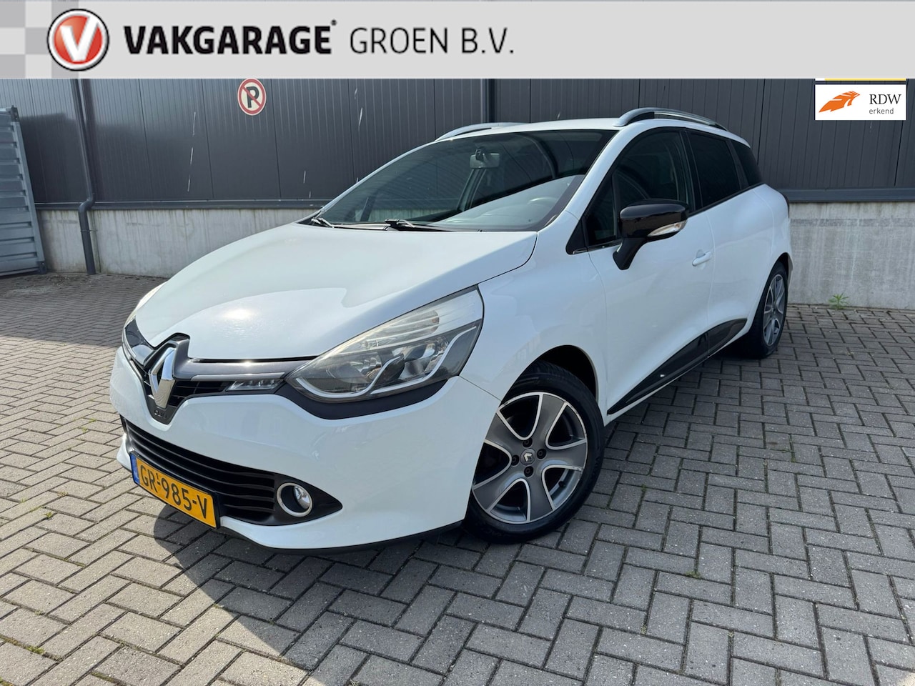 Renault Clio Estate - 0.9 TCe Night&Day (90pk) Navi / Cruise / Lichtmetaal - AutoWereld.nl