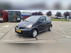 Toyota Aygo - 1.0-12V Access Airco 5deurs nieuwe apk GARANTIE nw koppeling slechts160.000 km !!!!