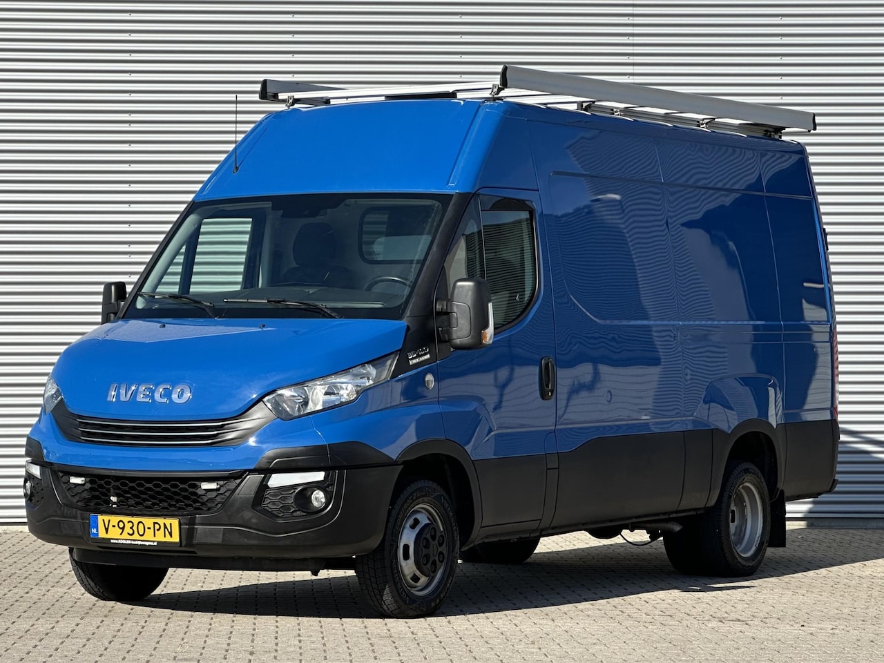 Iveco Daily - 35C16V 2.3 352 L2H2 Automaat|Trekhaak 3500KG|Cruis - AutoWereld.nl