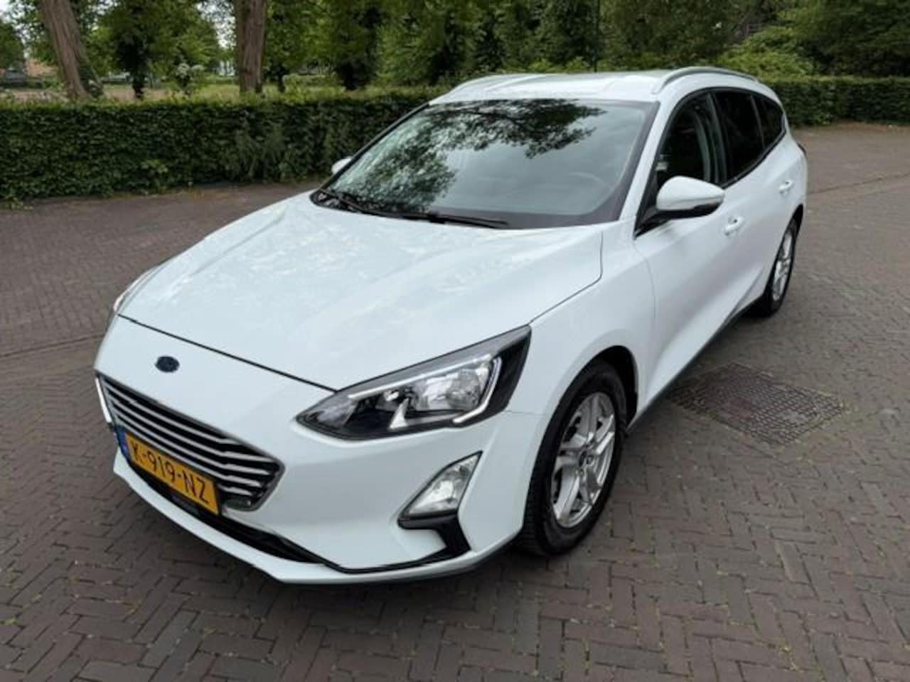 Ford Focus Wagon - 1.0 EcoBoost Edition Business/Trekhaak/Camera/Navi/Dealerauto - AutoWereld.nl