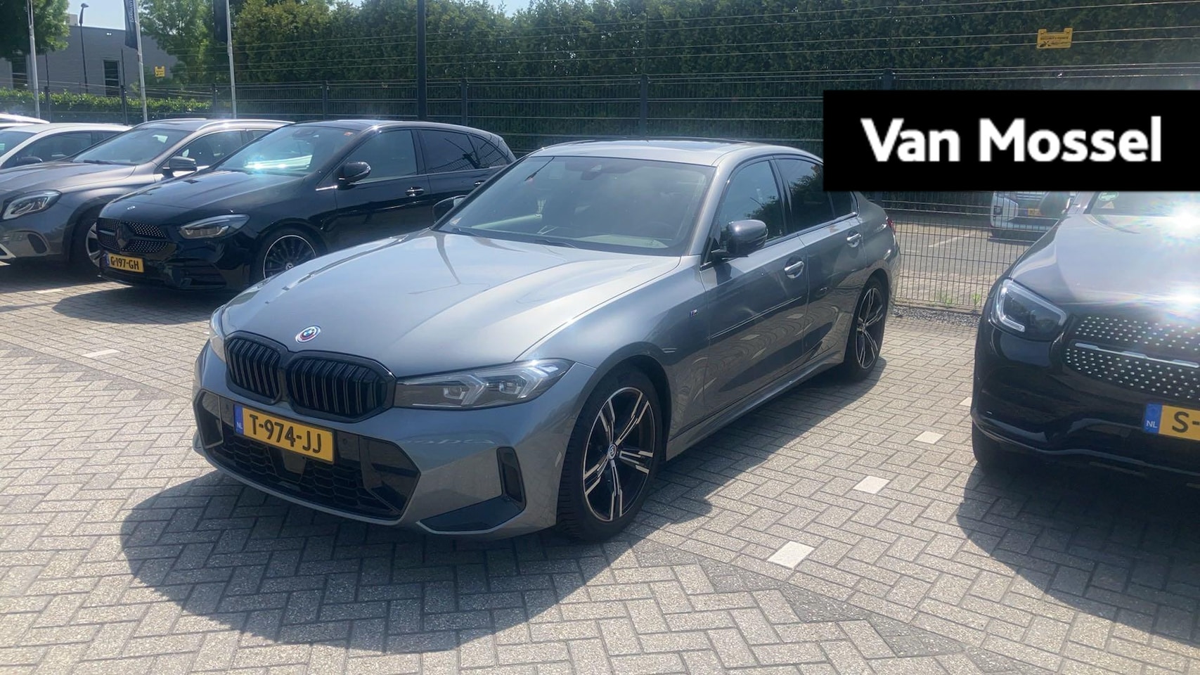 BMW 3-serie - 318i M-sport Edition | WORDT VERWACHT | Apple Carplay / Android Auto | Panoramadak | Stoel - AutoWereld.nl