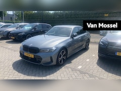 BMW 3-serie - 318i M-sport Edition | WORDT VERWACHT | Apple Carplay / Android Auto | Panoramadak | Stoel