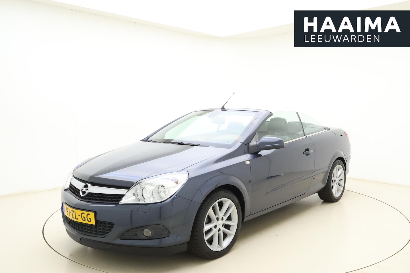Opel Astra TwinTop - 1.8 Temptation | Cabriolet | Parkeersensoren | Keyless entry | Cruise control | Sportonder - AutoWereld.nl
