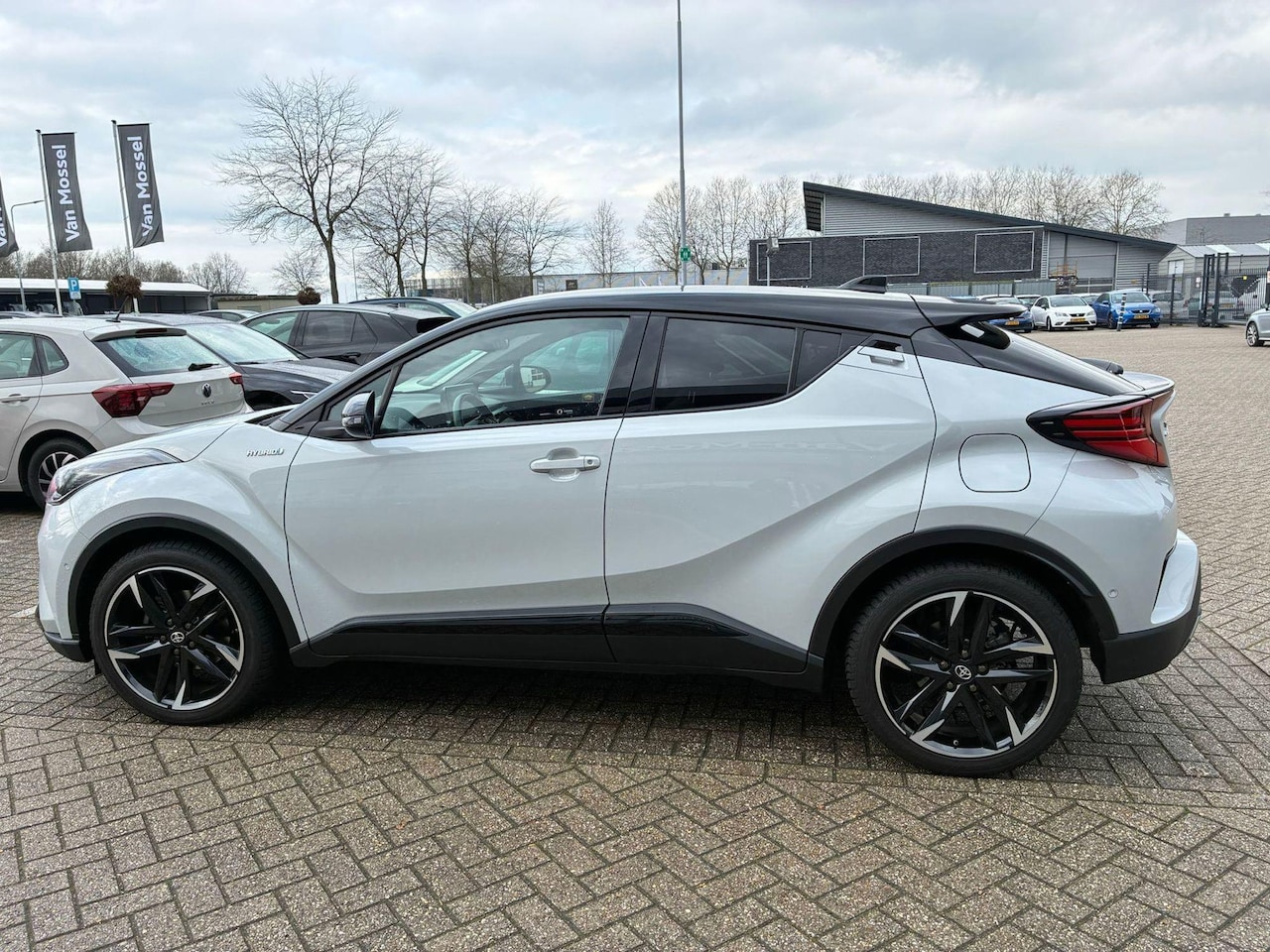 Toyota C-HR - 2.0 Hybrid GR-Sport | Stoelverwarming | JBL audio | 19" Lichtmetalen velgen | Cruise Contr - AutoWereld.nl