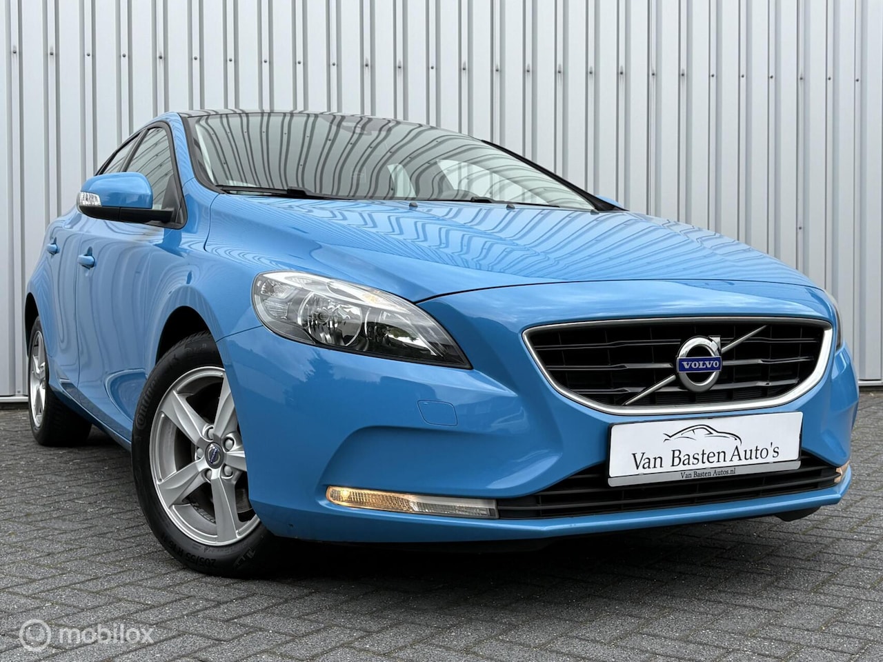 Volvo V40 - 2.0 T2 Kinetic | Panoramadak | 1e eig | Dealer | 15 | Volledige historie | - AutoWereld.nl