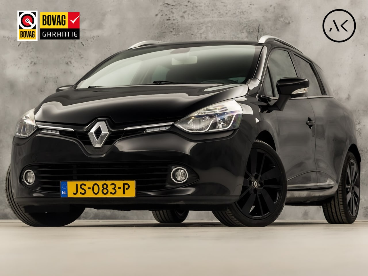 Renault Clio Estate - 1.2 Black Iconic Automaat (NAVIGATIE, BLACK PACK, CLIMATE, LEDER, CAMERA, SPORTSTOELEN, GE - AutoWereld.nl