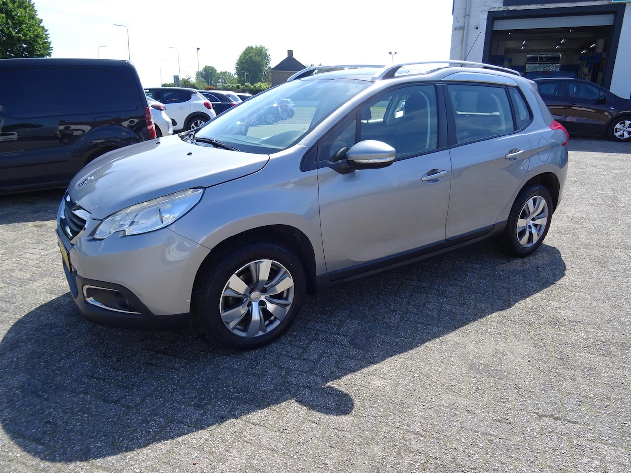 Peugeot 2008 - 1.2 PureTech Active 1.2 PureTech 82pk Active - AutoWereld.nl
