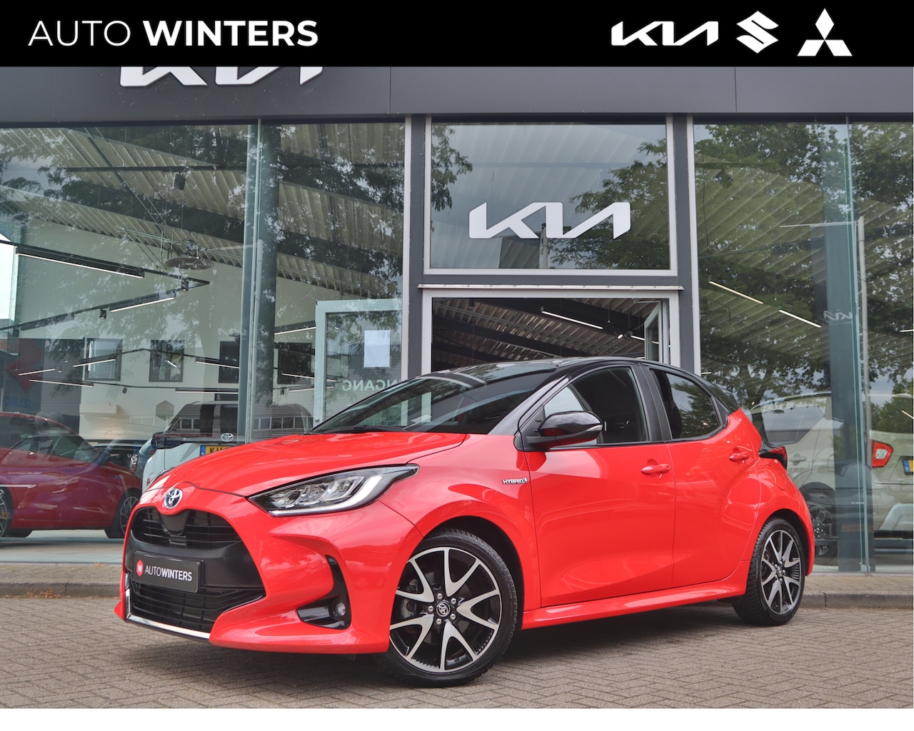 Toyota Yaris - 1.5 Hybrid Executive Launch Edition | Bi-Tone | Head-up Display | Navigatie | Camera | 17" - AutoWereld.nl