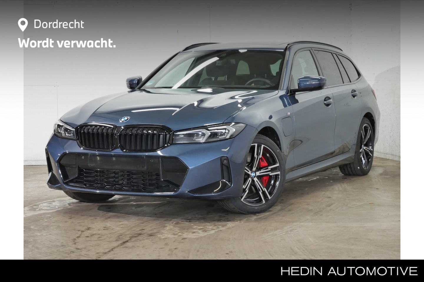 BMW 3-serie Touring - 330e M-Sport | Panorama | Trekhaak | Harman Kardon | Stoelen met Memory | Privacy Glass | - AutoWereld.nl