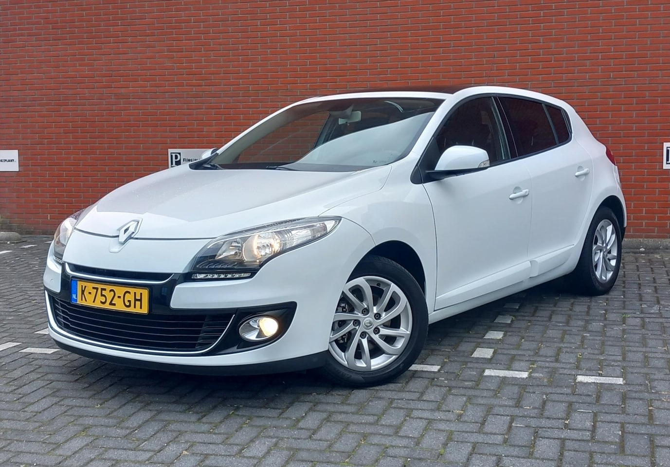 Renault Mégane - 1.2 Energy TCe 115 pk Authentique Panoramadak - AutoWereld.nl