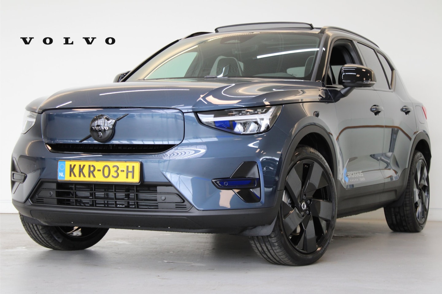 Volvo EX40 - Ext. Range Europa Ultra Black Edition | Privacy glas | Power Seats | Pano-dak | Nubuck - AutoWereld.nl