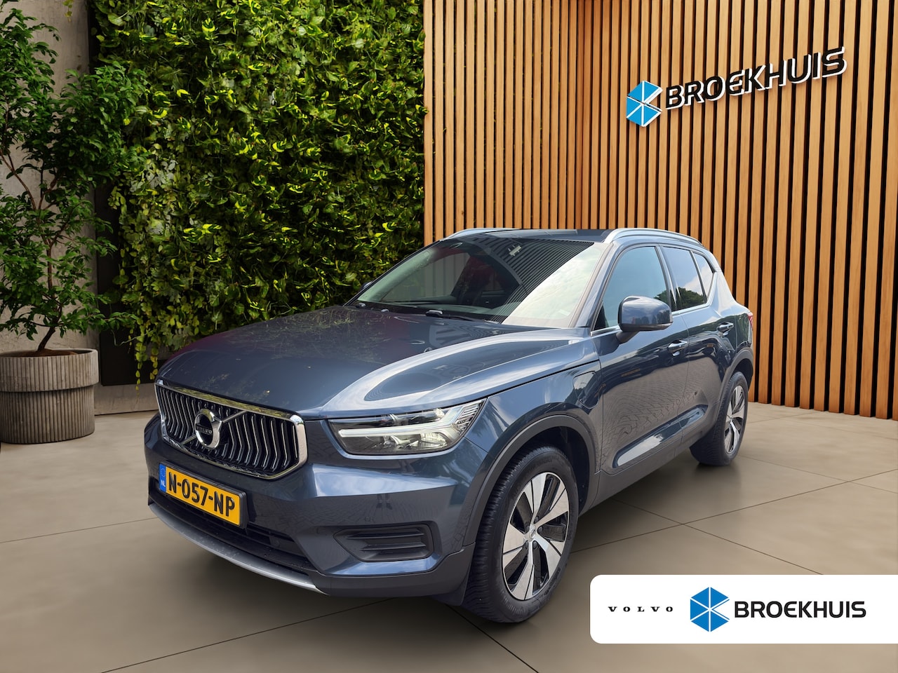 Volvo XC40 - 1.5 T4 Recharge Inscription Expression Stoel/stuurverwarming | Pilot Assist | All season b - AutoWereld.nl