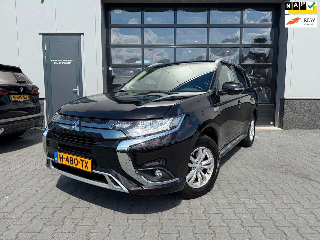 Mitsubishi Outlander - 2.4 PHEV Pure 1 ste eigenaar dealer onderhouden - AutoWereld.nl