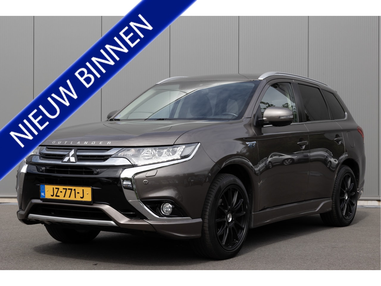 Mitsubishi Outlander - 2.0 PHEV | 4WD | PANO | LEDER | 360 CAMERA | TREKHAAK - AutoWereld.nl