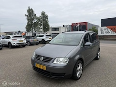 Volkswagen Touran - 1.6-16V FSI Business