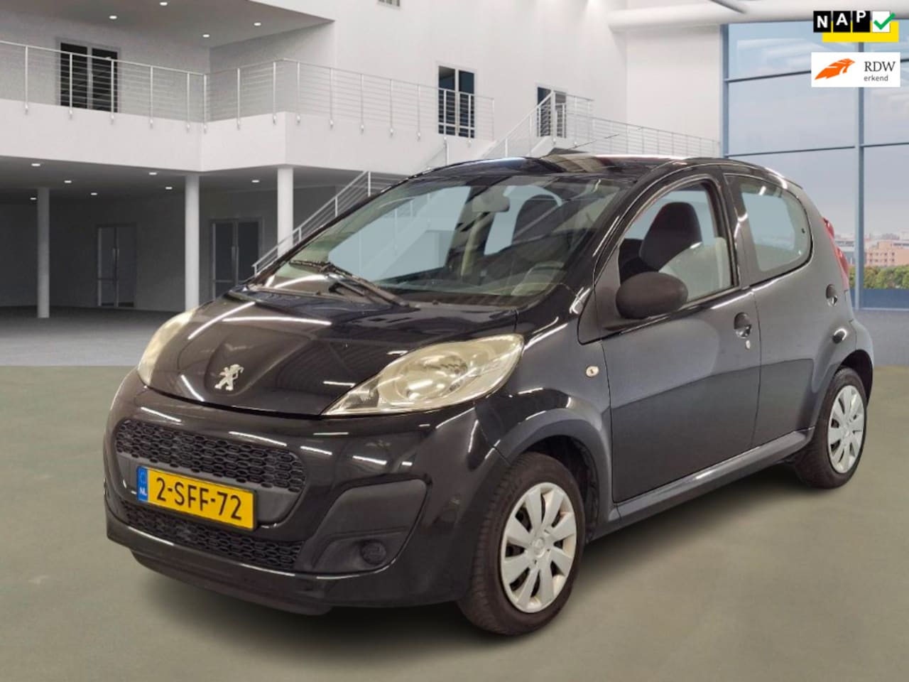 Peugeot 107 - 1.0 Accent I AIRCOI 2013 I VIJFDEURS I NL AUTO - AutoWereld.nl