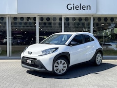 Toyota Aygo X - 1.0 VVT-i MT First Premium | Stoelverwarming, Keyless, Startknop, Licht + regensensor, App