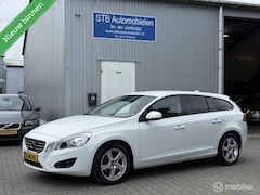 Volvo V60 - 1.6 T4 Momentum, Automaat, Netjes