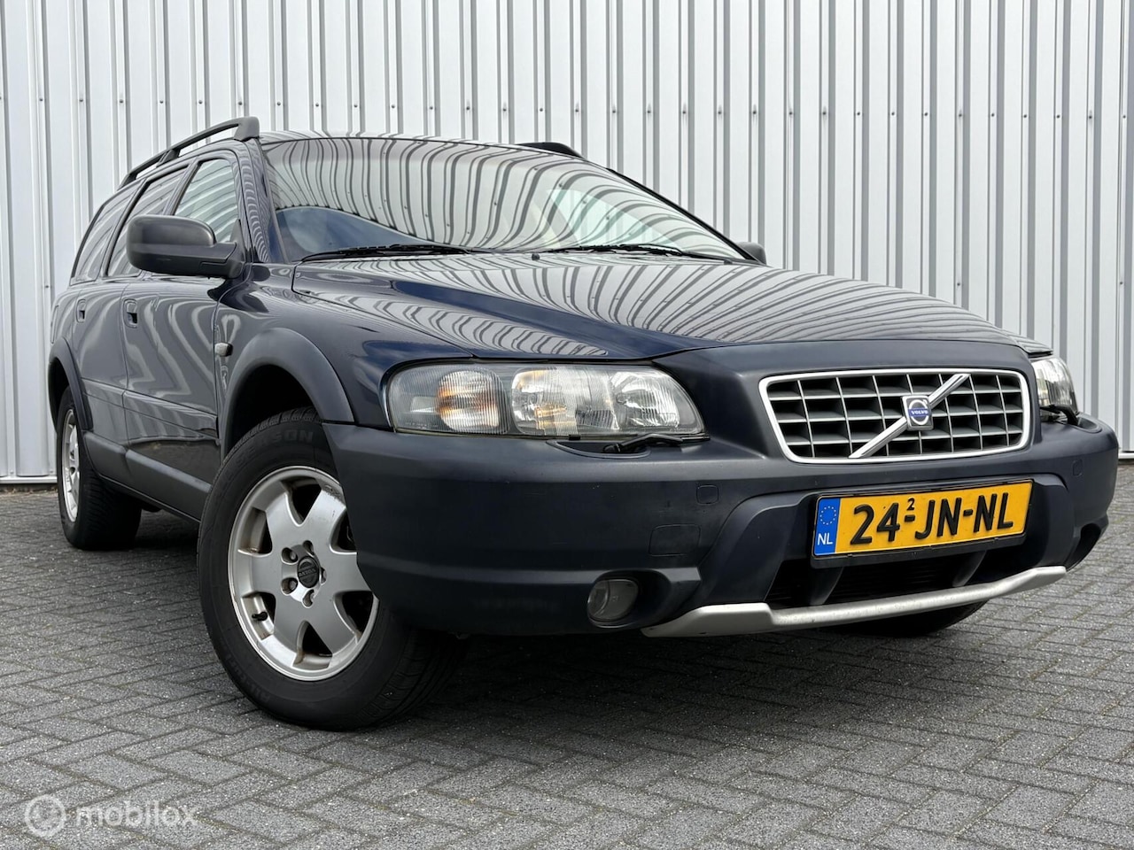 Volvo V70 - 2.4 T AWD Comfortline | Aut | Leder | Trekhaak | Camera | Volledige historie | - AutoWereld.nl