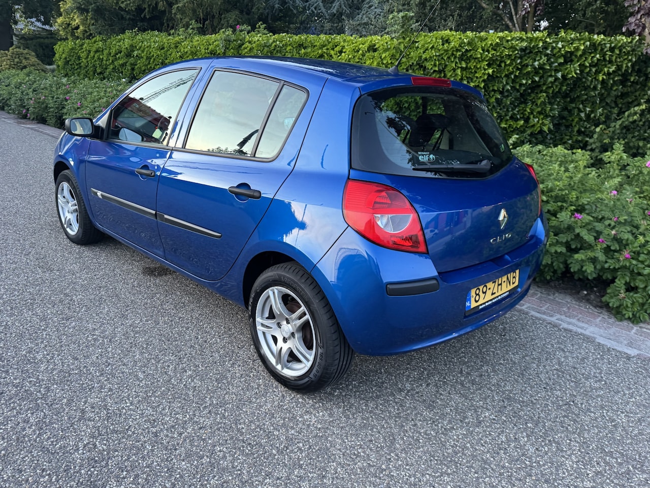 Renault Clio - 1.2-16V Special Line 1.2-16V Special Line Nieuwe apk - AutoWereld.nl