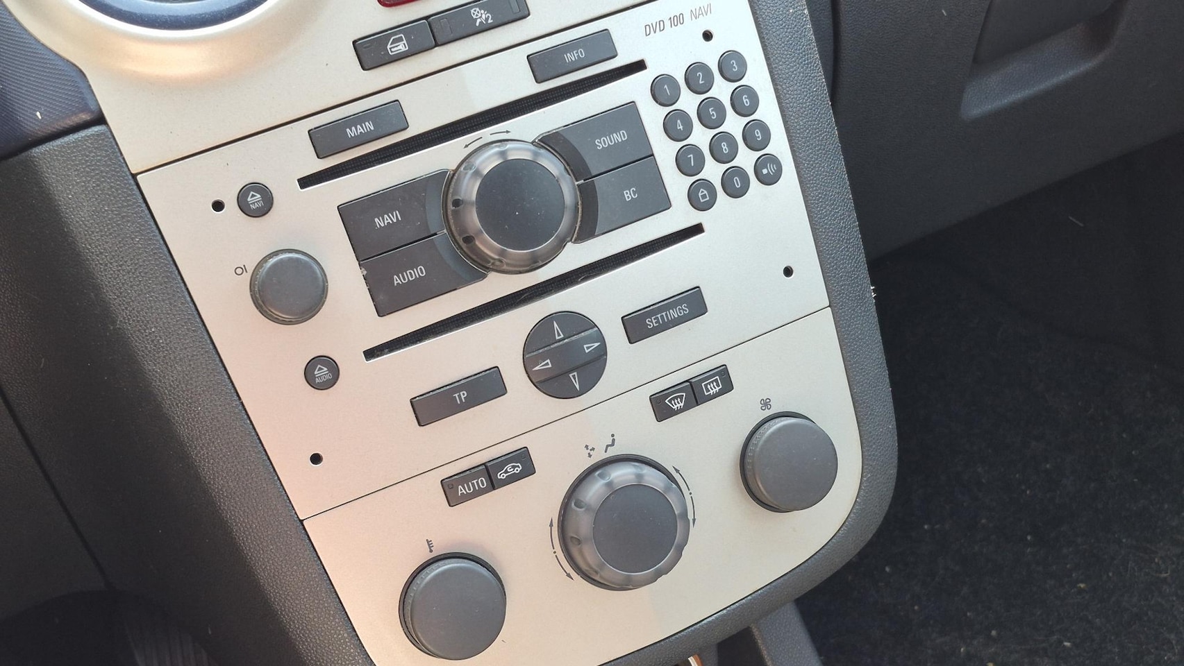 Opel Corsa - 1.4-16V Executive Automaat I Airco I Cruise I APK 7-3-2027