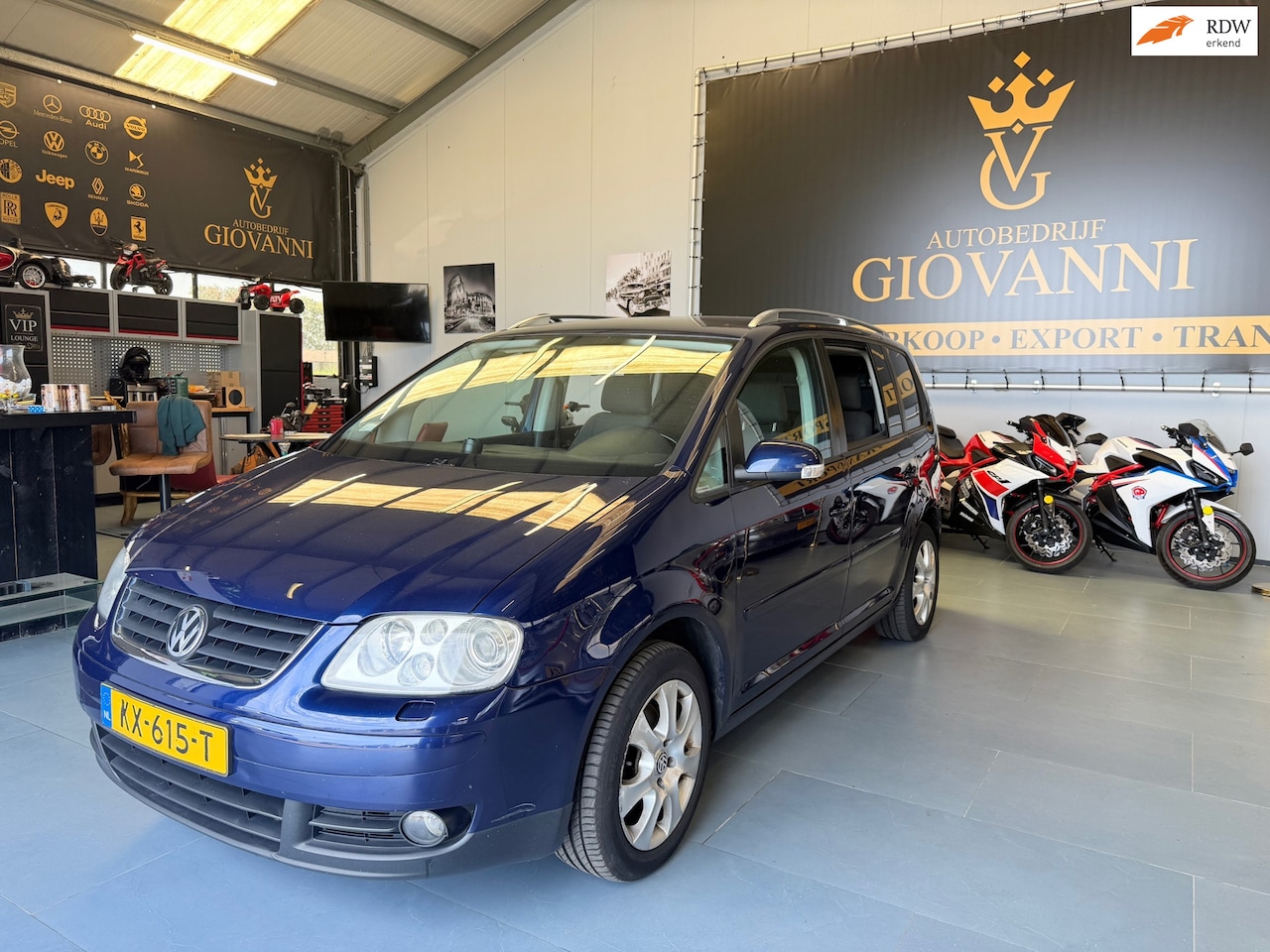 Volkswagen Touran - 2.0-16V FSI Highline export - AutoWereld.nl