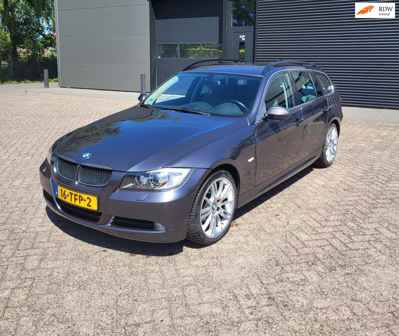 BMW 3-serie Touring - 325i Automaat, Carplay, PDC, Clima! - AutoWereld.nl