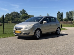 Opel Corsa - 1.4-16V Cosmo | AIRCO | CRUISECONTROL | TREKHAAK