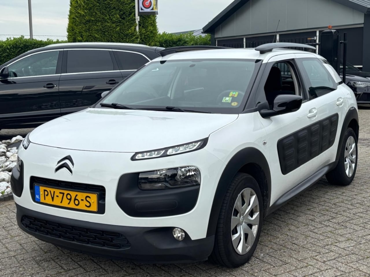 Citroën C4 Cactus - 1.2 Benzine 2017 Wit Trekhaak NL Auto - AutoWereld.nl
