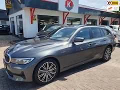 BMW 3-serie Touring - 330e Business Edition Plus Pano/Leer BJ 2022