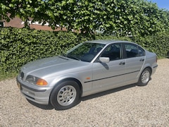 BMW 3-serie - 318i
