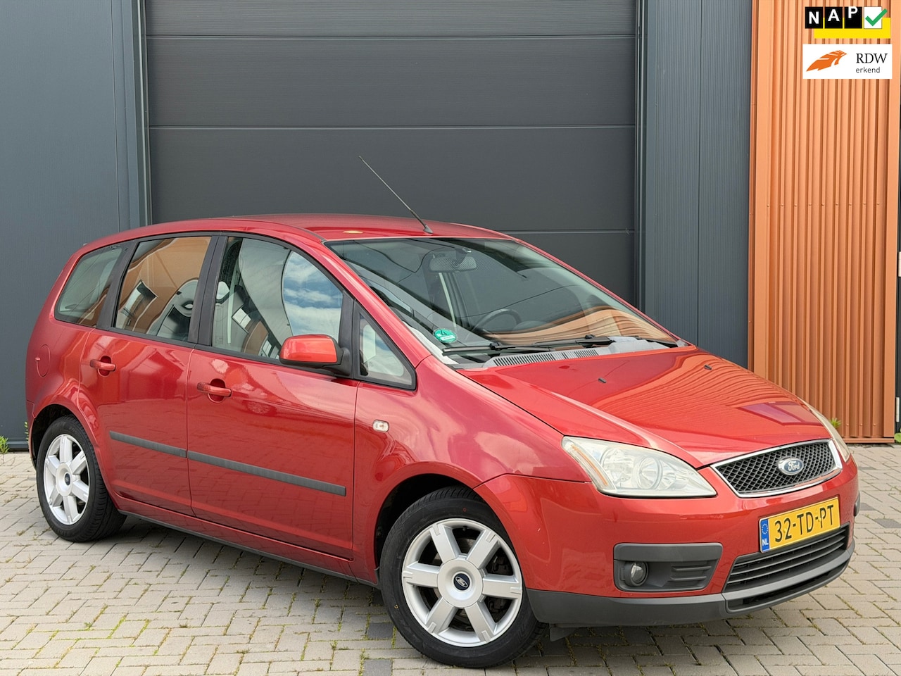 Ford Focus C-Max - 1.8-16V Futura|1e Eigenaar|Nwe APK, Accu, Dynamo en Banden|Cruise Control|Airco - AutoWereld.nl