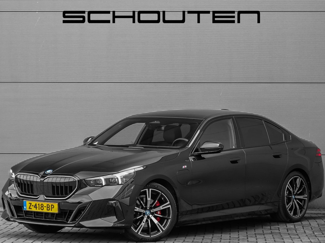 BMW 5-serie - 530e M-Sport Pro Pano Iconic Glow H/K Camera 20" - AutoWereld.nl
