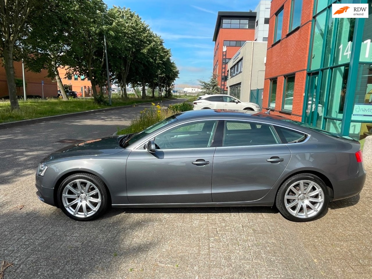 Audi A5 Sportback - 1.8 TFSI Business Edition BJ 2014 | LEER BEKLEDING ZWART - AutoWereld.nl