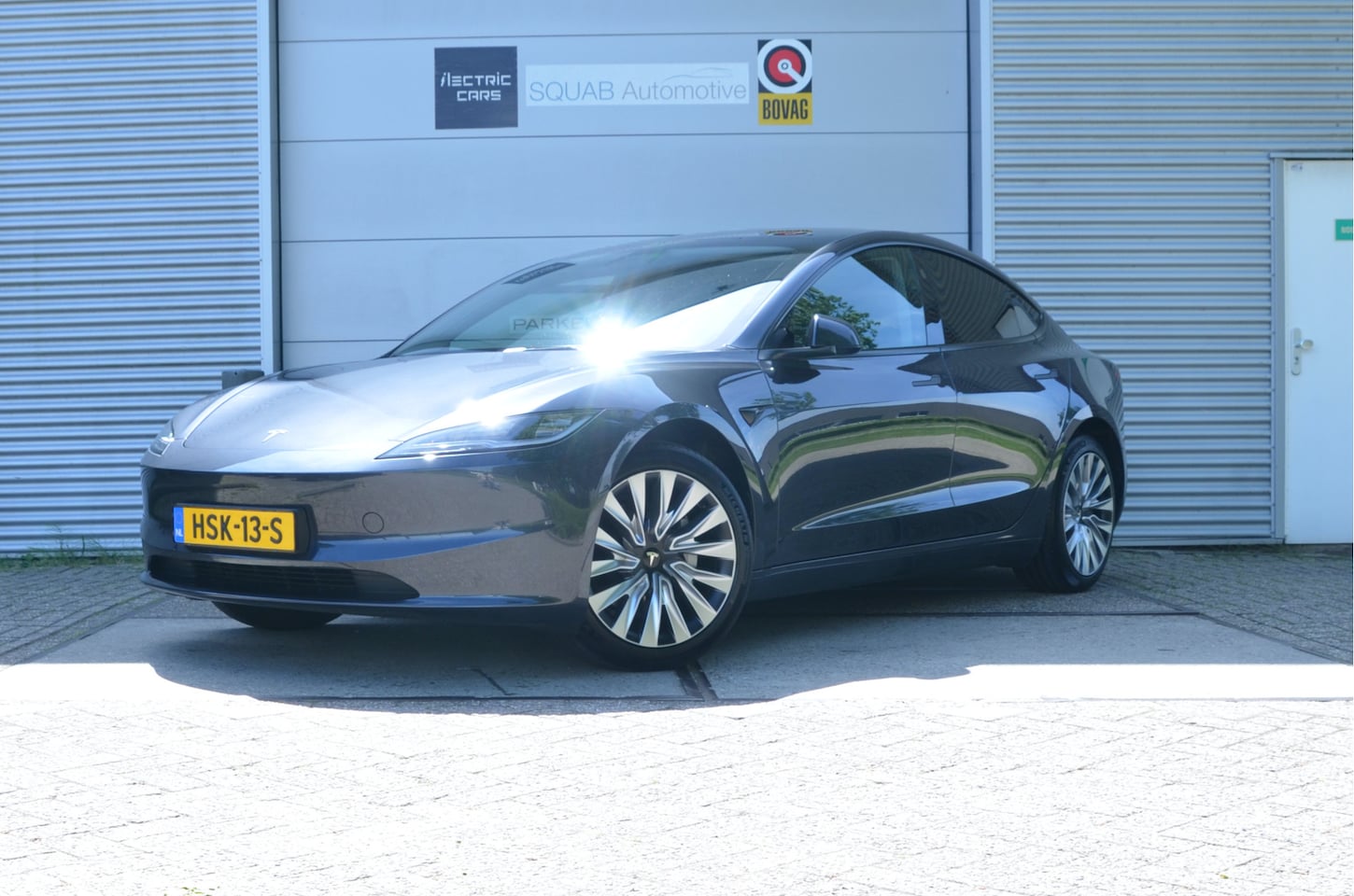 Tesla Model 3 - RWD 60 kWh Premium Highland, AutoPilot4.0 (FSD 99,- p/mnd) - AutoWereld.nl
