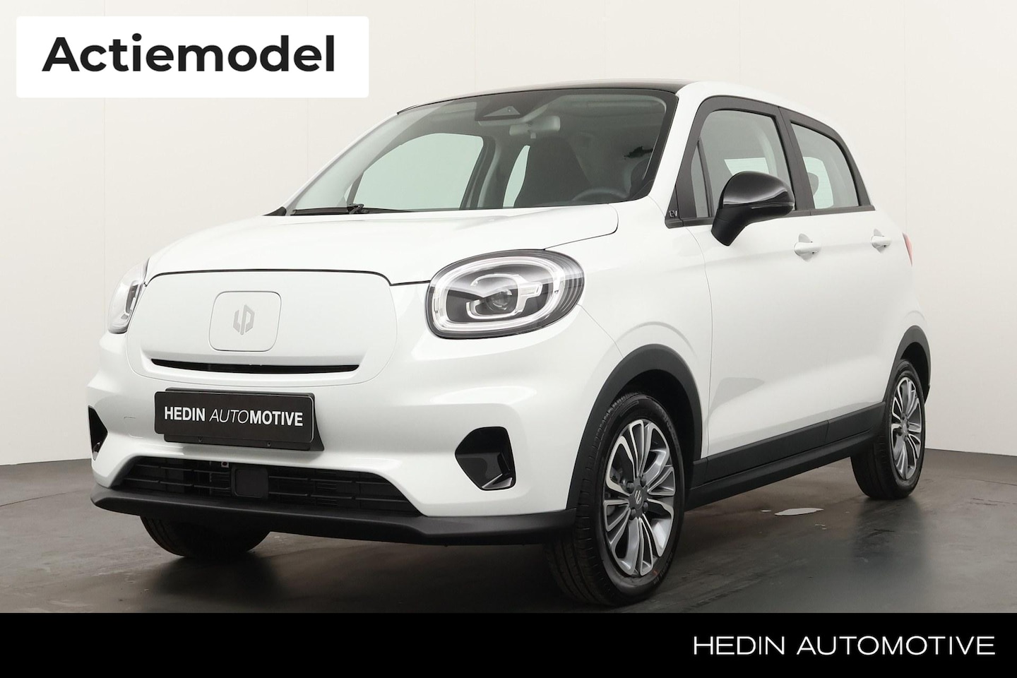 Leapmotor T03 - Smart 37.7 kWh 95pk | Navigatie | Achteruitrijcamera | Panoramadak | Adap. cruise control - AutoWereld.nl
