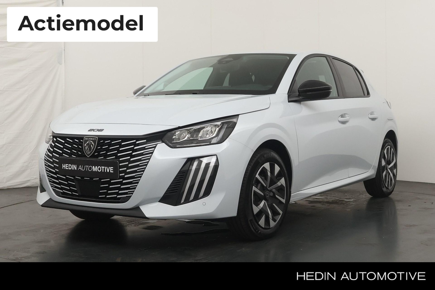 Peugeot 208 - 1.2 Hybrid 110 e-DCS6 Business Parkeer Camera | Airco | Full Map Navigatie | Parkeersensor - AutoWereld.nl