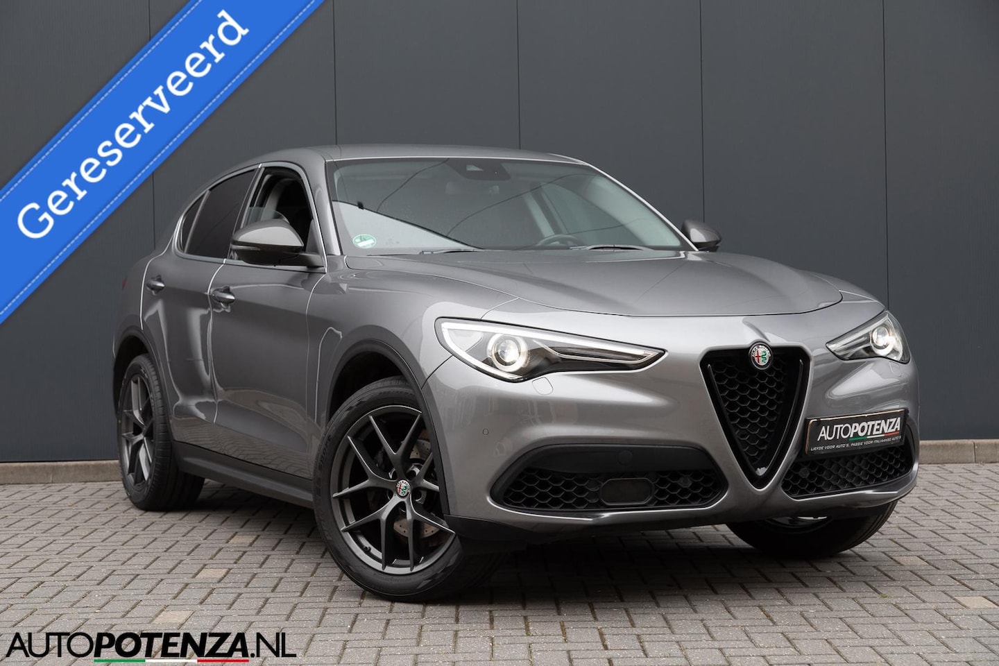 Alfa Romeo Stelvio - 2.0T 280PK AWD Super Camera Leder ACC 20" - AutoWereld.nl