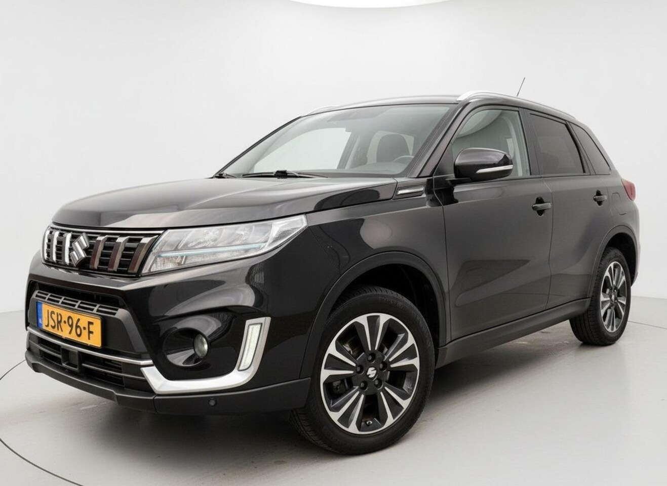 Suzuki Vitara - 1.4 Hybrid Turbo Camera Led Cruise Navi Pdc 2020 Eerste Eigenaar Facelift Model Hoge Insta - AutoWereld.nl