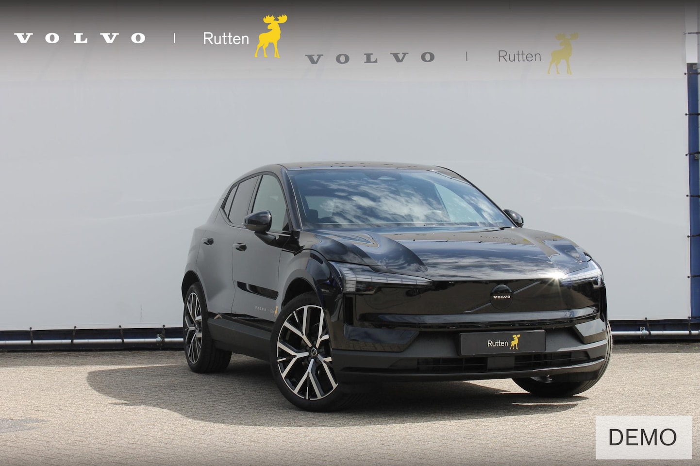 Volvo EX30 - Single Motor Ext Range Plus Black Ed Europa 69 kWh 20" Lichtmetalen velgen, Google Infotai - AutoWereld.nl