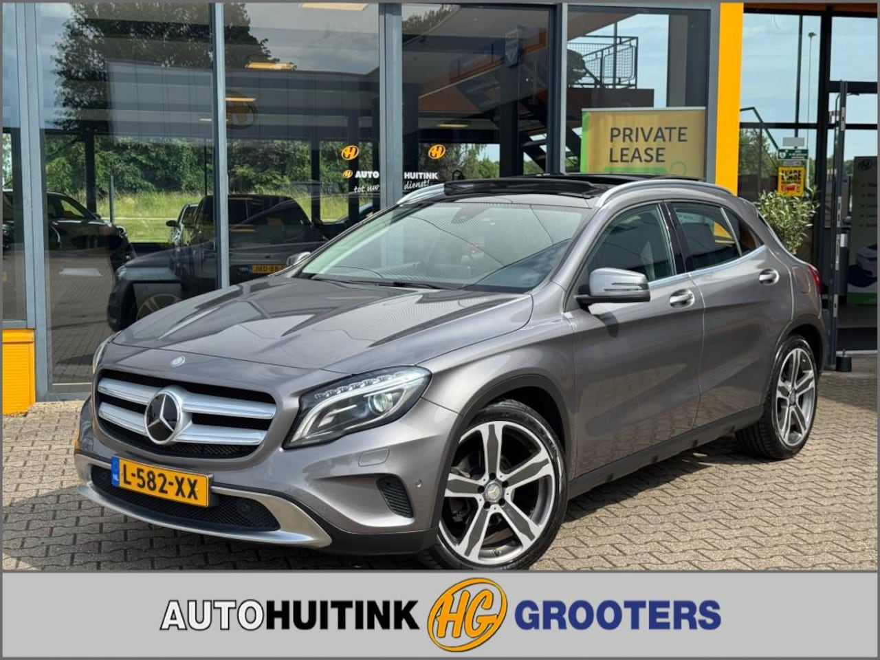 Mercedes-Benz GLA-Klasse - 180 Prestige - Navi - camera - Pan dak - stoelverwarming - AutoWereld.nl