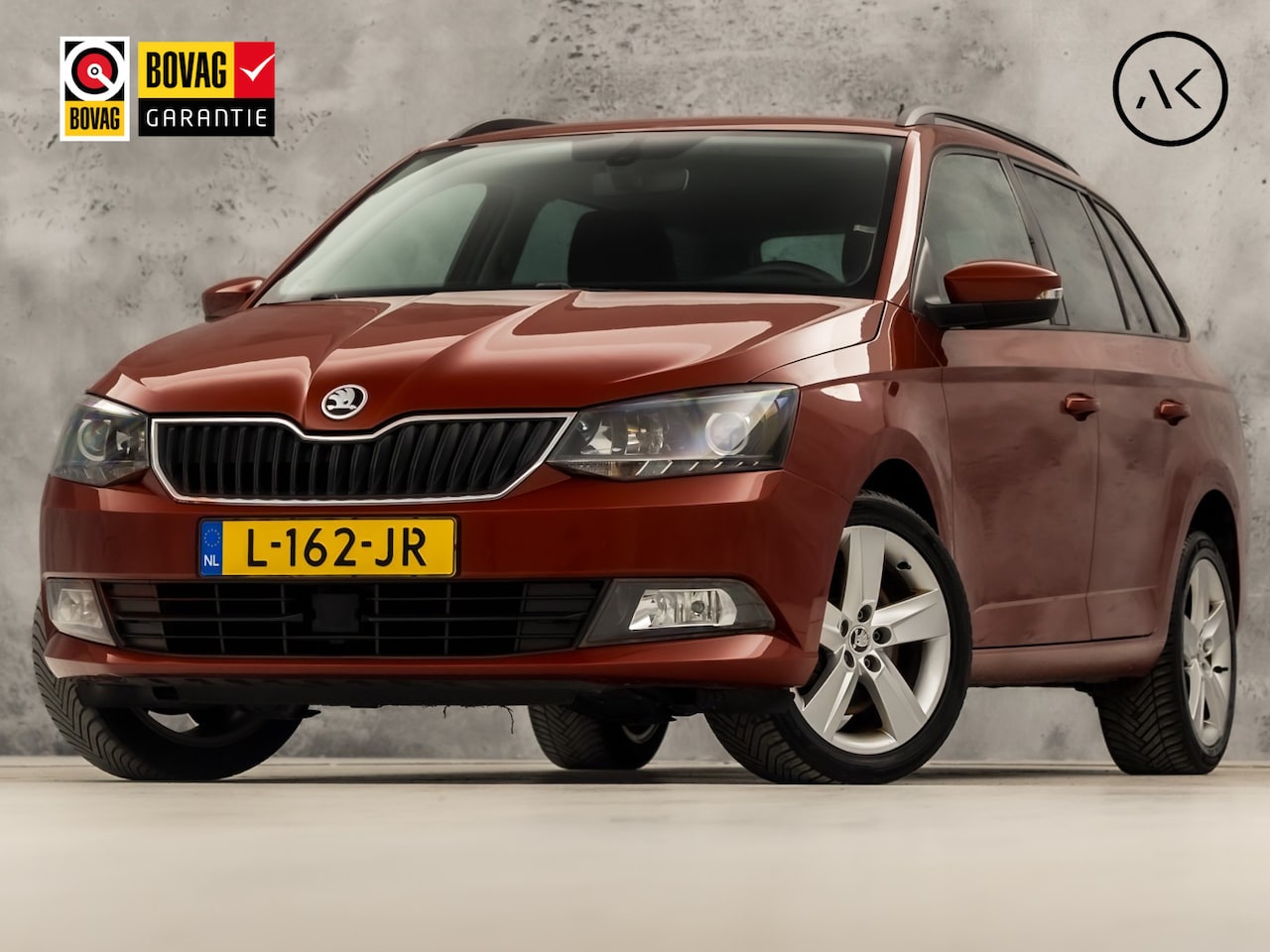 Skoda Fabia Combi - 1.2 TSI Sport (NAVIGATIE, CLIMATE, GETINT GLAS, PARKEERSENSOREN, SPORTSTOELEN, GETINT GLAS - AutoWereld.nl