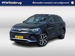 Volkswagen Tiguan - 1.5 eHybrid 204PK DSG R-Line Edition / Resterende Fabrieksgarantie tot 29-12 2029 / Trekha