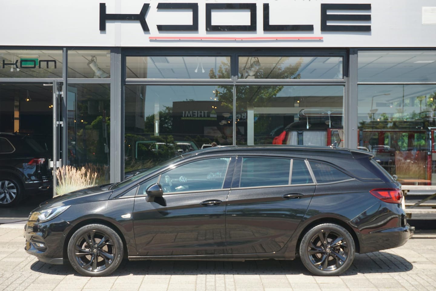 Opel Astra Sports Tourer - 1.2 Ultimate | trekhaak - AutoWereld.nl