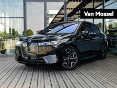 BMW iX - xDrive50 Business Edition Plus 112 kWh | SOFTCLOSE | SKYLOUNGE PANORAMADAK | STOELVENTILAT