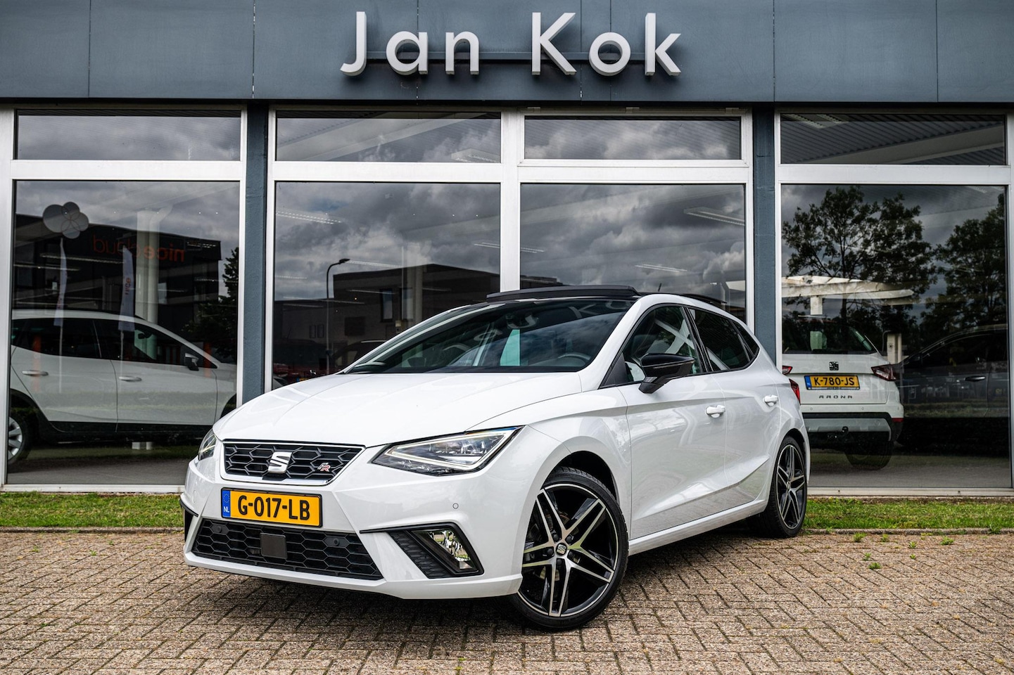 SEAT Ibiza - 1.0 TSi 95 pk FR Business Intense | Panoramadak | Keyless | Stoelverwarming - AutoWereld.nl